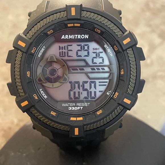 Armitron Black Water Resistant 330 FT. Sport Watch, LIKE NEW! - Picture 1 of 4